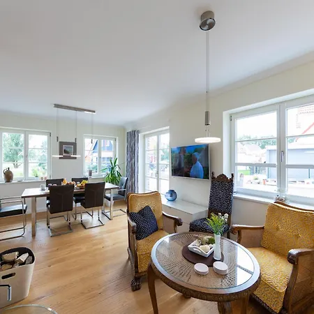 Exklusives Reetdachhaus Mit Sauna In *