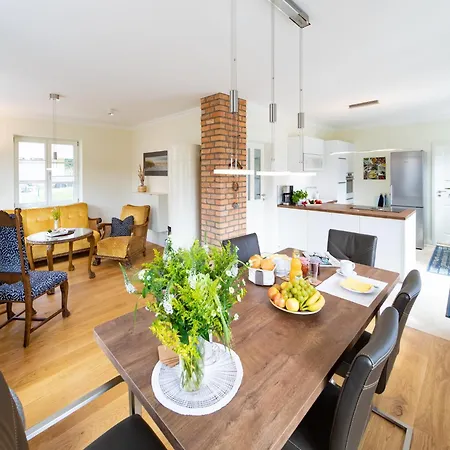 Exklusives Reetdachhaus Mit Sauna In *