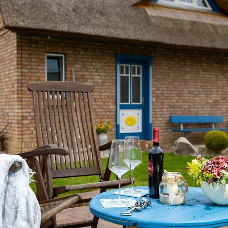 Exklusives Reetdachhaus Mit Sauna In *