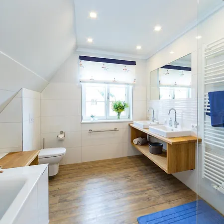 Casa vacanze Exklusives Reetdachhaus Mit Sauna In