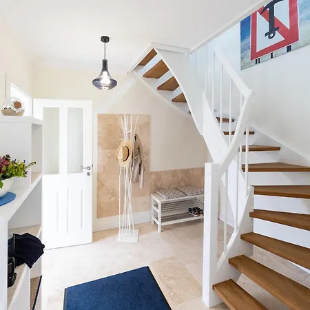 Exklusives Reetdachhaus Mit Sauna In