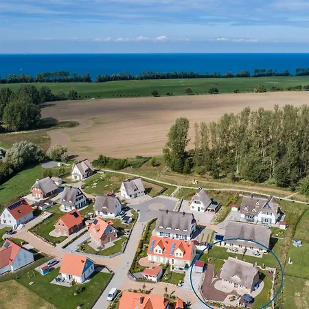 Casa vacanze Exklusives Reetdachhaus Mit Sauna In *