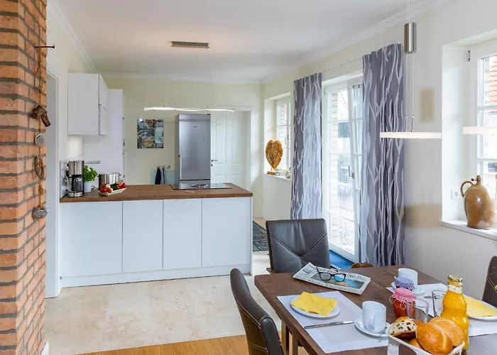 Exklusives Reetdachhaus Mit Sauna In *