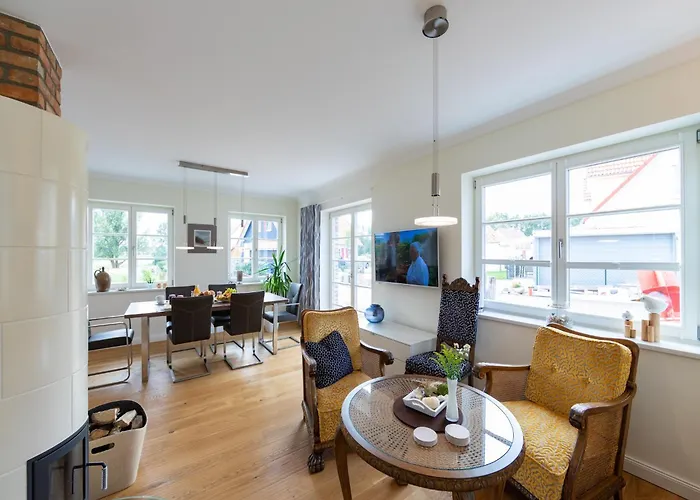 Exklusives Reetdachhaus Mit Sauna In *