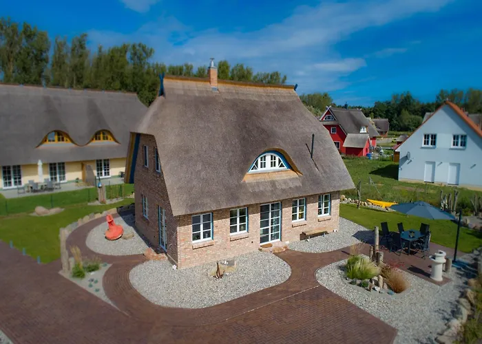 Exklusives Reetdachhaus Mit Sauna In