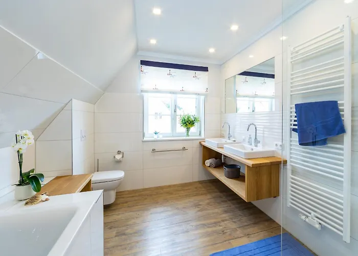 Casa de Férias Exklusives Reetdachhaus Mit Sauna In